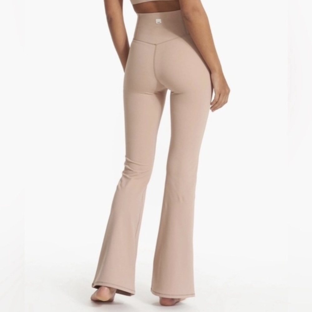Vuori Women's Tan Leggings